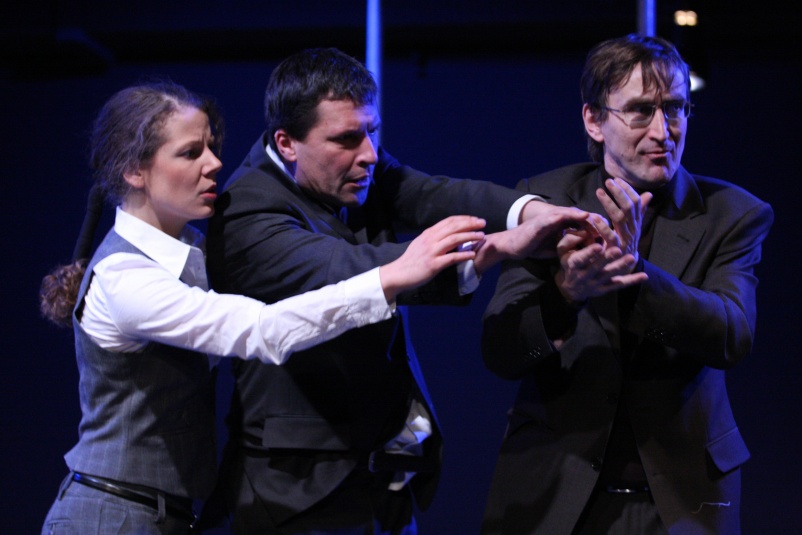 Julianna Herzberg (Agamia Agami), Folkert Milster (Schwarzstorch), Cornelius Nieden (Marabu)